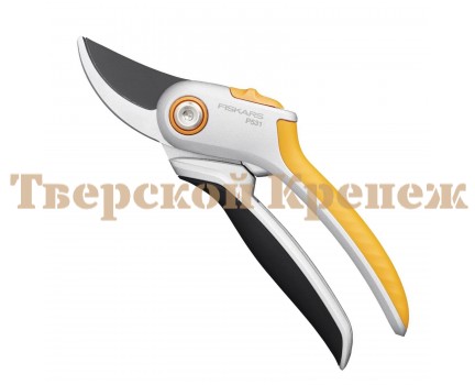 Секатор плоскостной металлический FISKARS Plus™ P531 Секатор плоскостной металлический FISKARS Plus™ P531