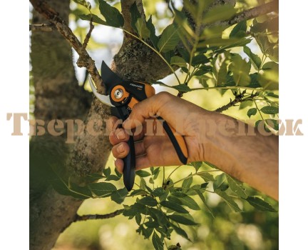 Секатор плоскостной FISKARS Plus™ Smartfit  P541