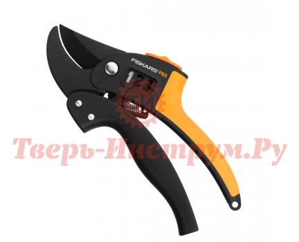 Секатор контактный FISKARS PowerStep™ P83 Секатор контактный FISKARS PowerStep™ P83