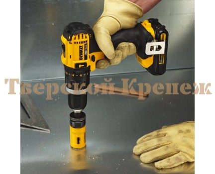 Аккумуляторная ударная дрель DEWALT DCD796D2-QW