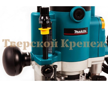 Фрезер MAKITA RP 1110C